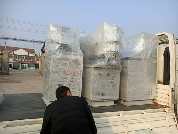 泰山海特牌F6L912機油泵試驗臺、噴油泵試驗臺等設(shè)備同時發(fā)貨